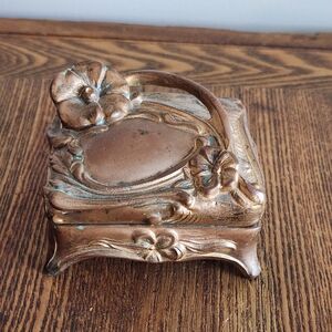 VINTAGE Art Nouveau Style Gold Metal Jewelry/Trinket Box - Beautiful!